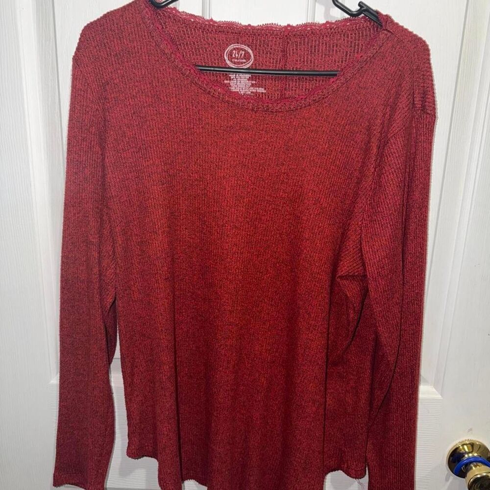 Maurices Women's Red and Orange sweater